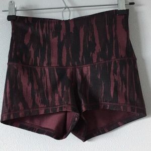 Lululemon High Waist Boogie Shorts Shorts 2"